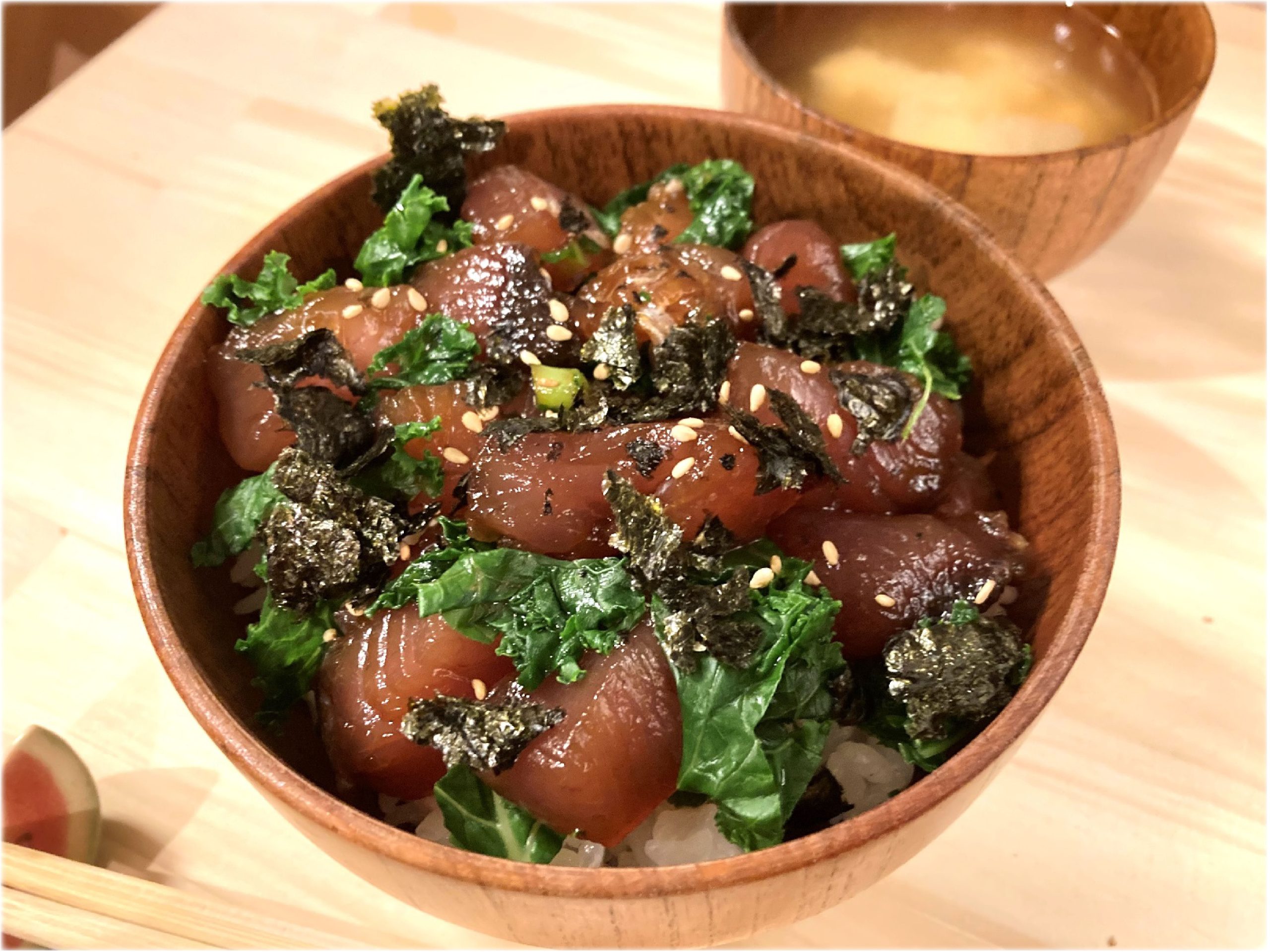 ケールマグロ丼