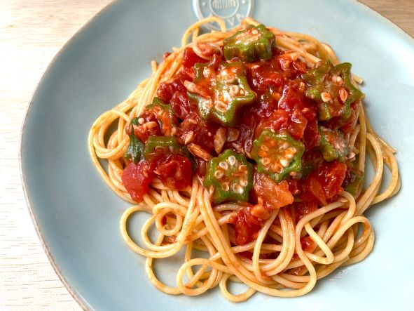 ダビデの星とトマトの冷製パスタ